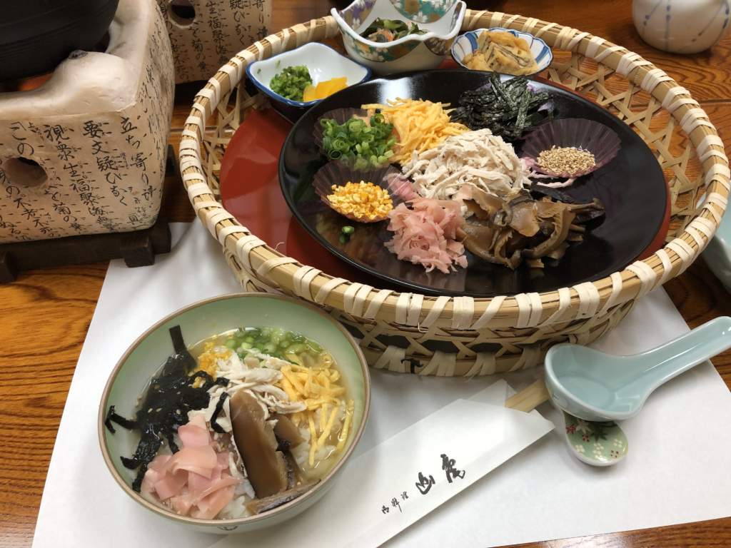 山庵新メニュー　鶏飯(けいはん)