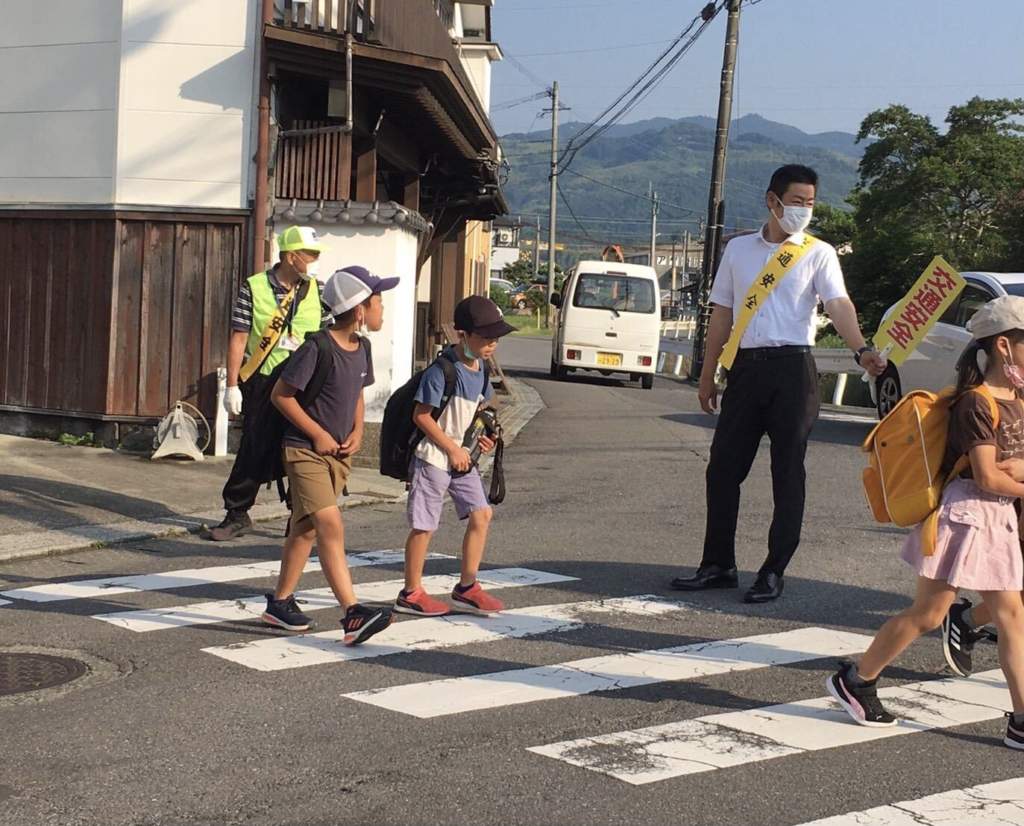 地域での「交通見守り」と「にこにこあいさつ運動」を通して感じること