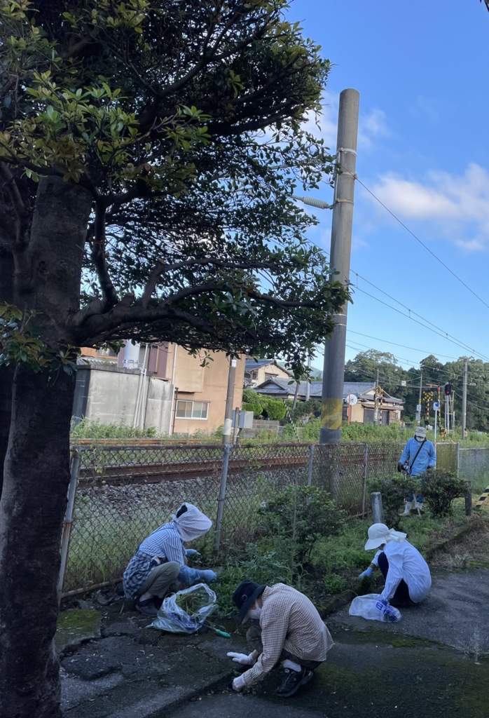 9月19日老友会のみなさんとJR藤崎駅の清掃をしました