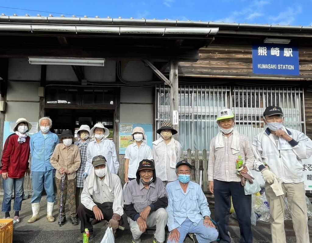 9月19日老友会のみなさんとJR藤崎駅の清掃をしました