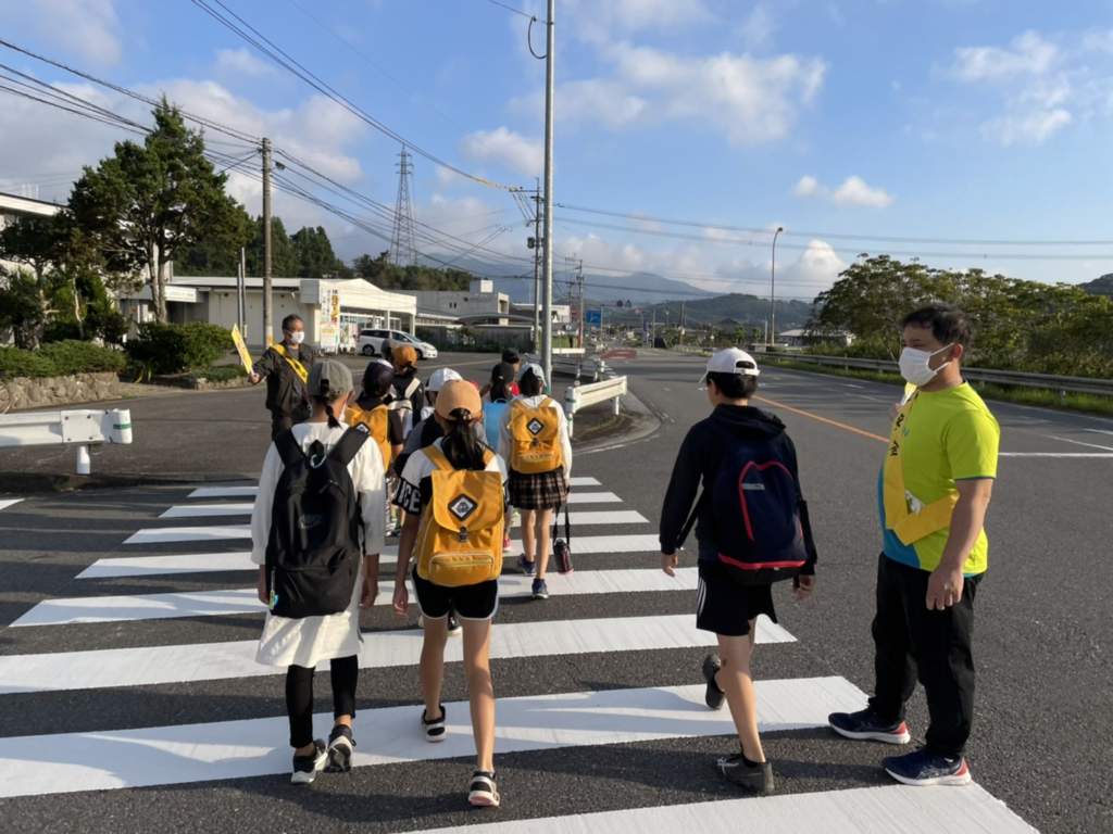 子どもたちの見守り活動を続けています