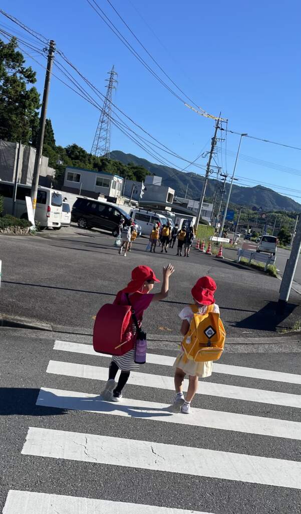 小学校　登校見守り