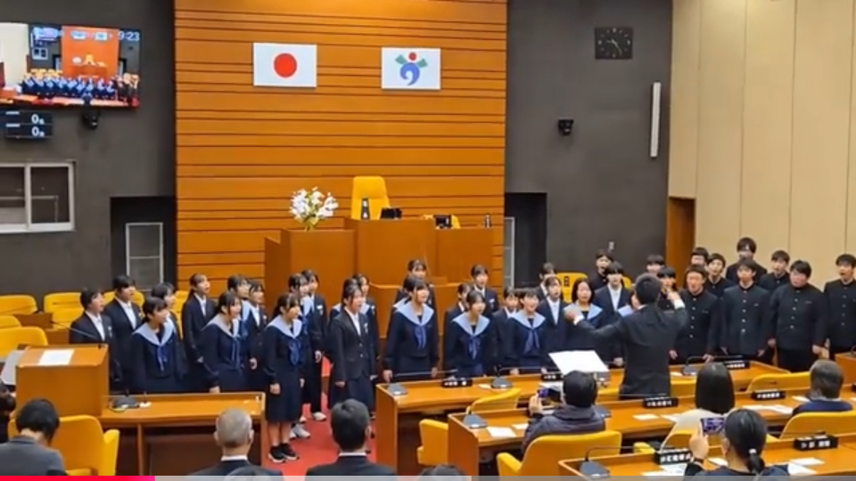 臼杵市議会議場コンサート 西中学校合唱部